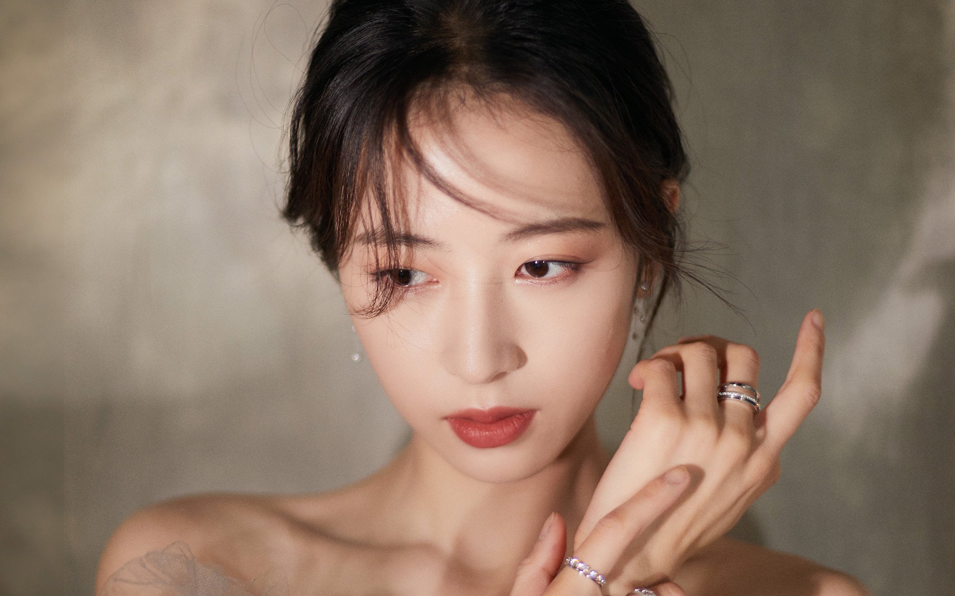 梅西助攻帽子戏法，巴萨主场轻松获胜，梅西在巴萨球衣